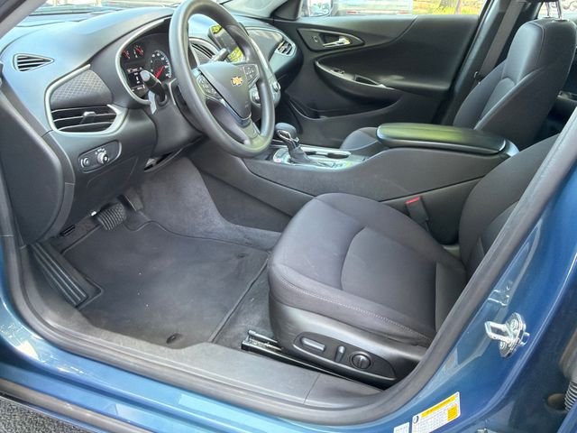 Used 2024 Blue Chevrolet LT image 9