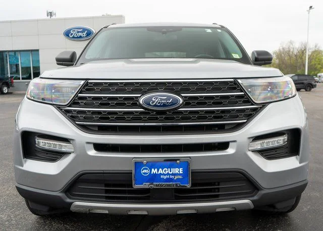 Used 2023 Silver Ford XLT image 3