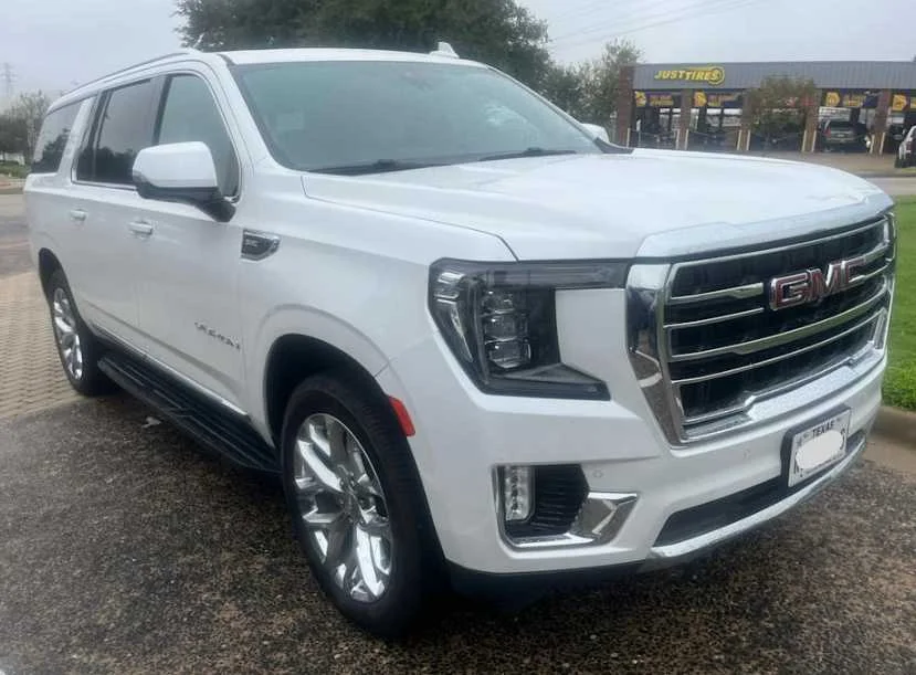 Used 2021 White Frost Tricoat GMC SLT image 2