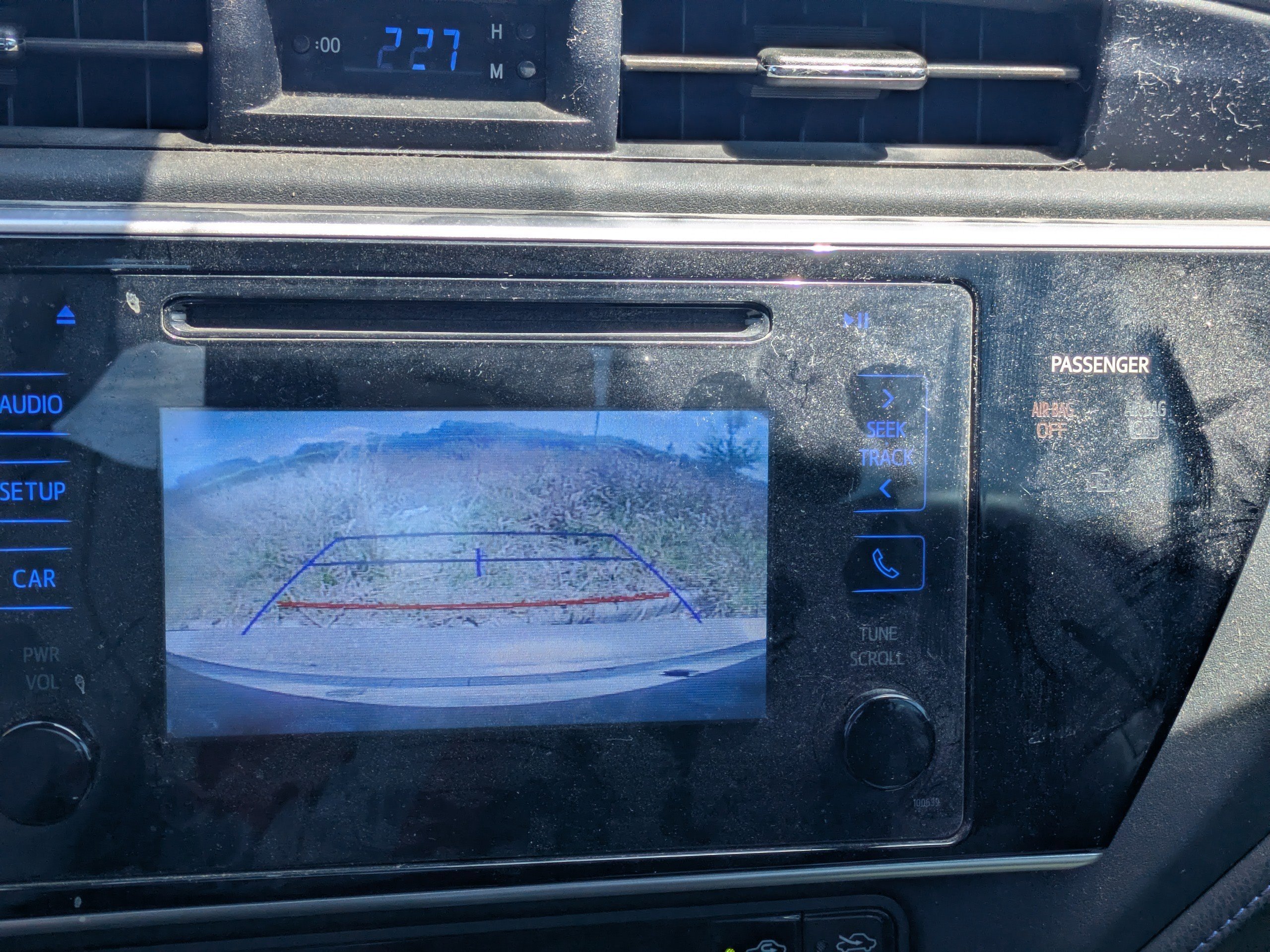 Used 2017  Toyota LE image 19