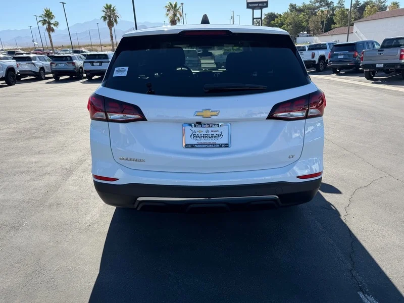 Used 2024 Summit White Chevrolet LT image 4