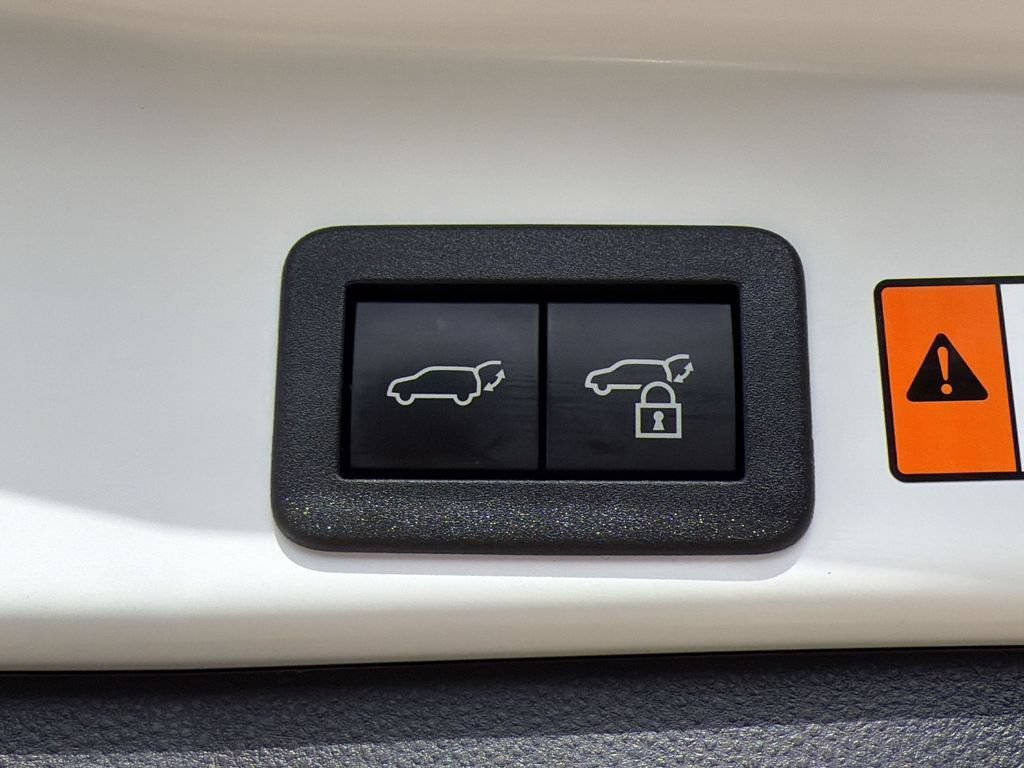 Used 2026 White Toyota XLE Premium image 37