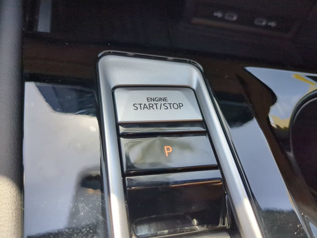 New 2026 White/off-white Volkswagen 2.0T SE w/Technology image 31
