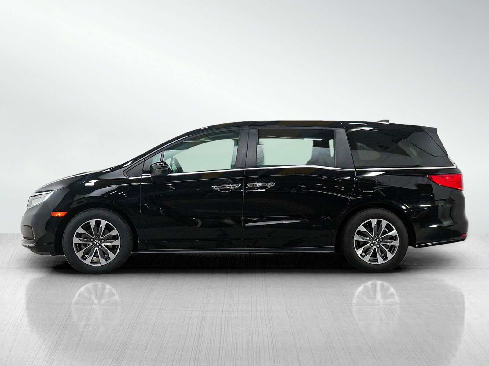 Used 2022 Honda Odyssey EX-L with VIN 5FNRL6H74NB031196 for sale in Burnsville, Minnesota