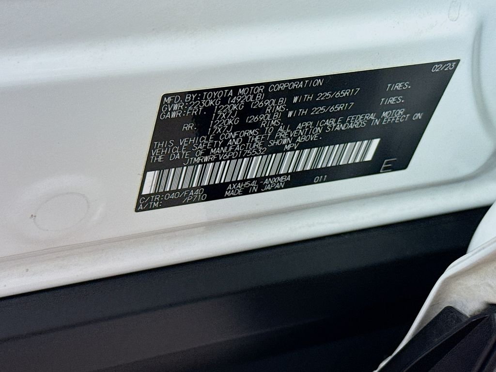Used 2023 Ice Cap Toyota Hybrid XLE image 29