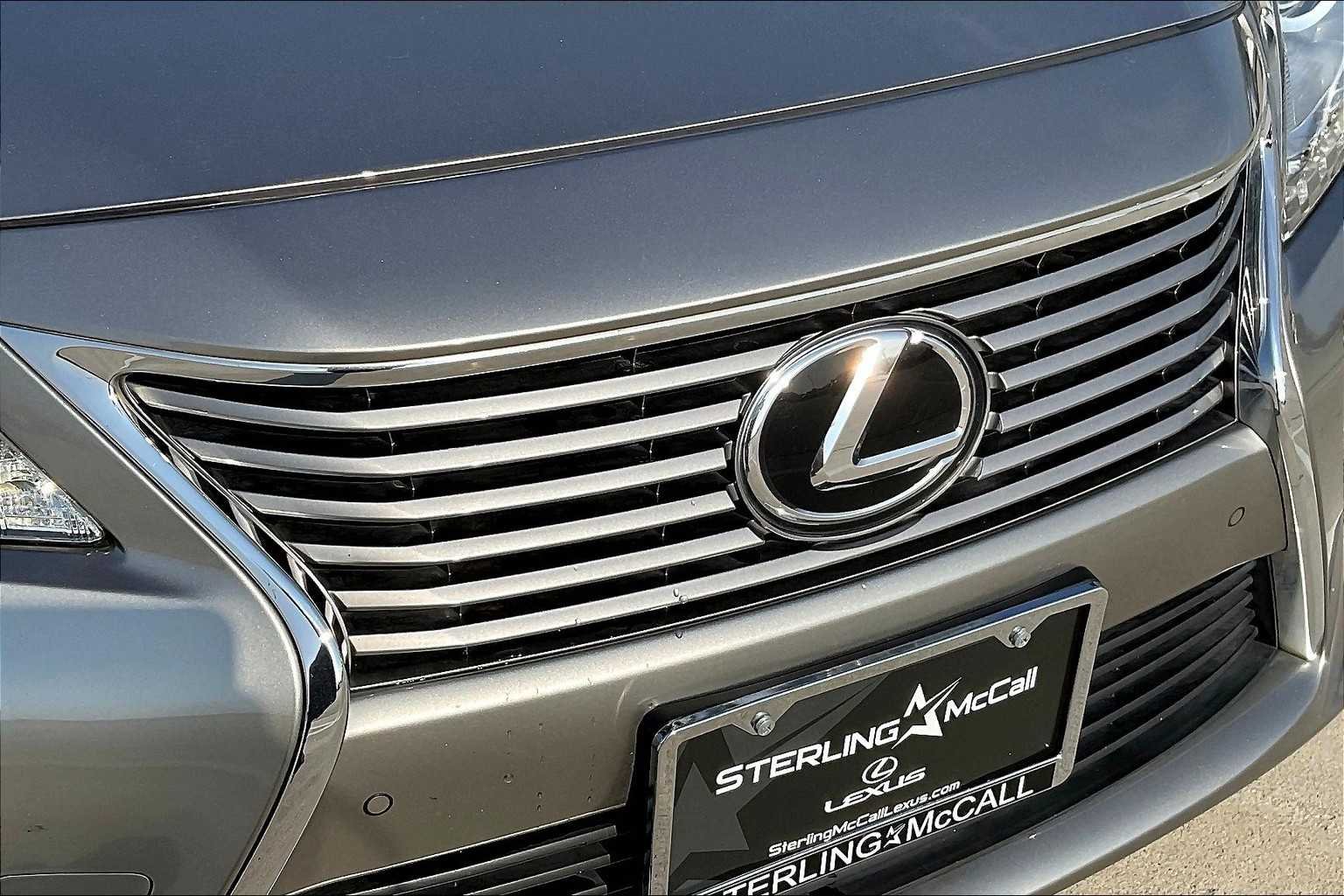 Used 2015 Atomic Silver Lexus  image 27