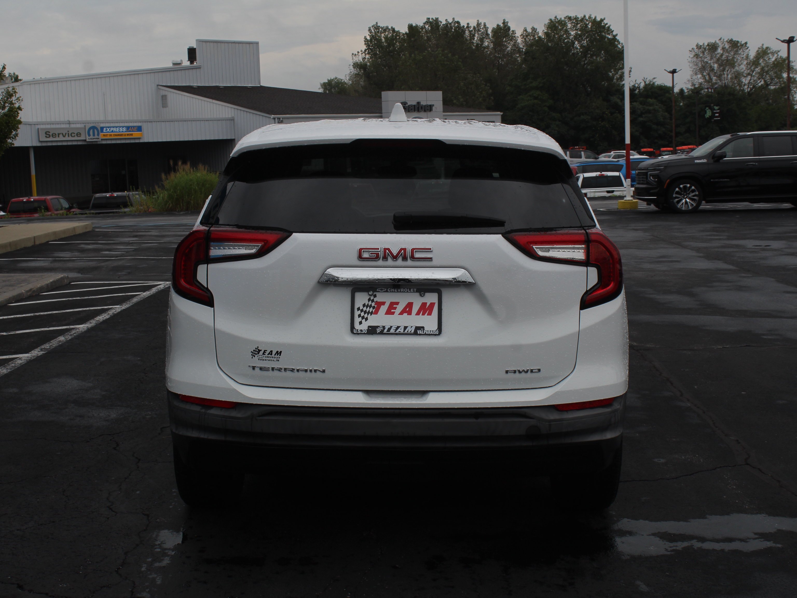 2024 GMC Terrain SLE - Photo 11