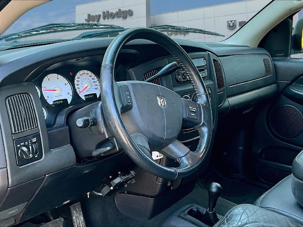 Used 2004 Black Dodge SLT image 20