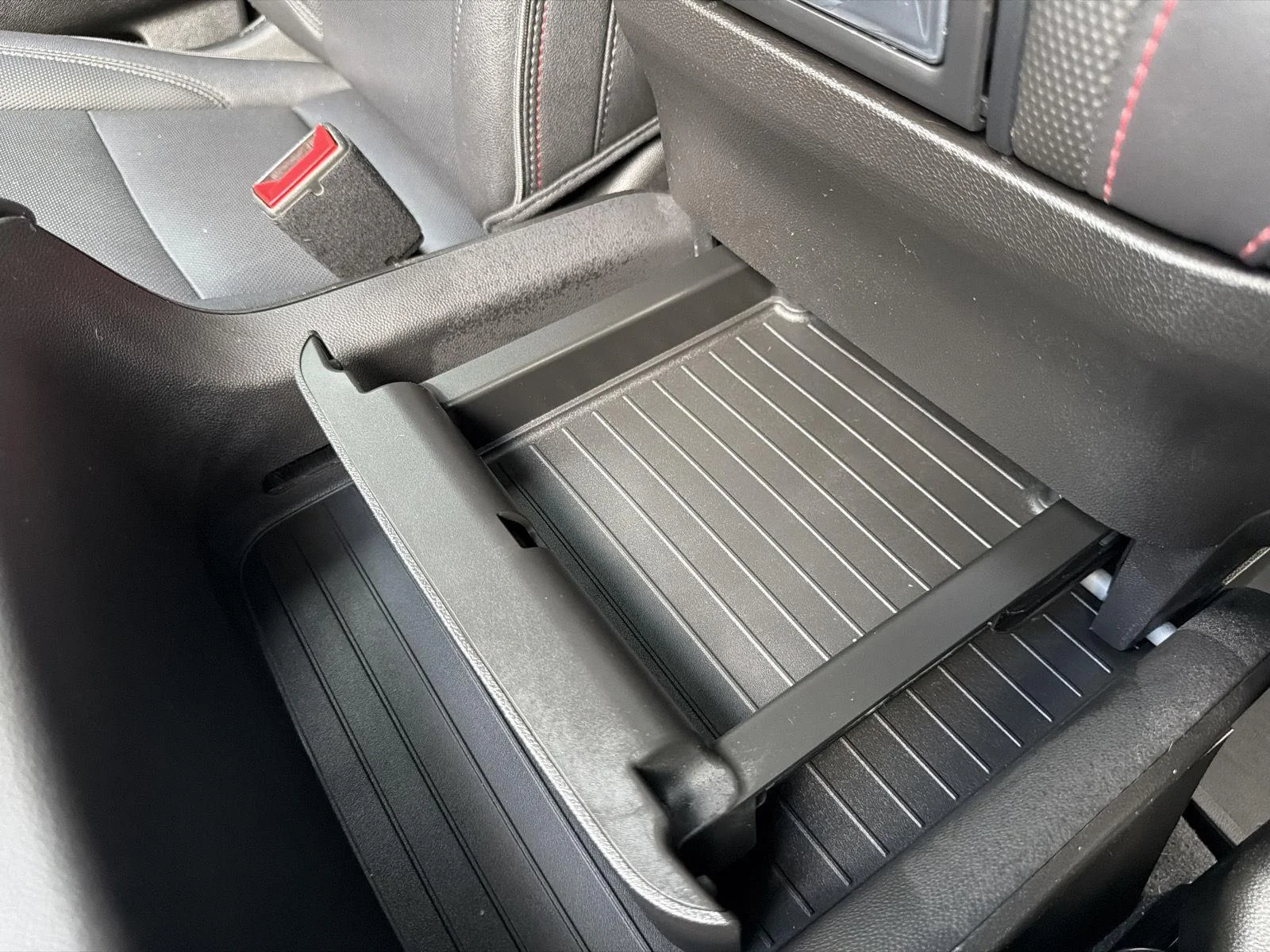 Used 2022 SUMMIT WHITE Chevrolet RST image 32