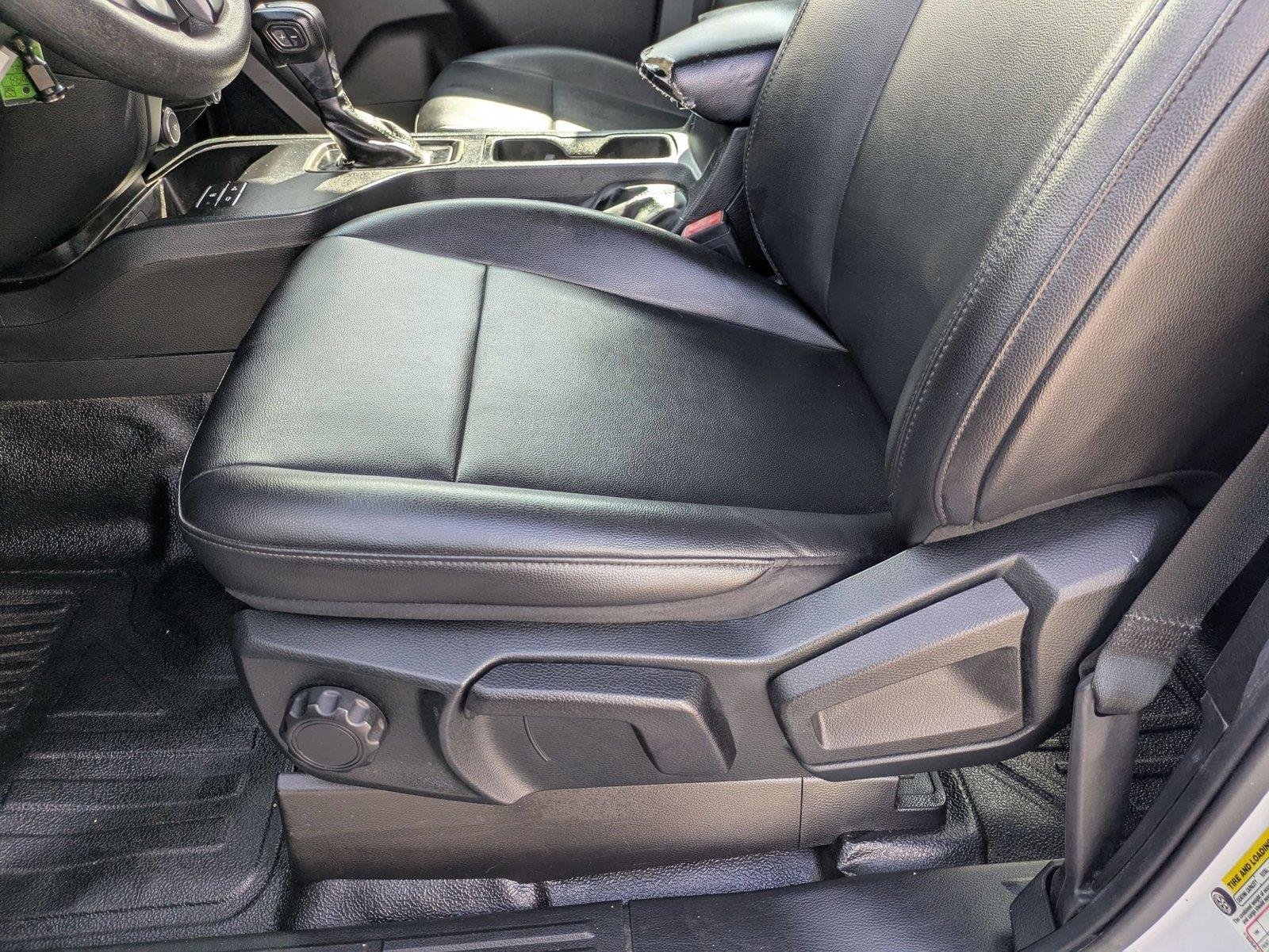Used 2019  Ford XL image 12