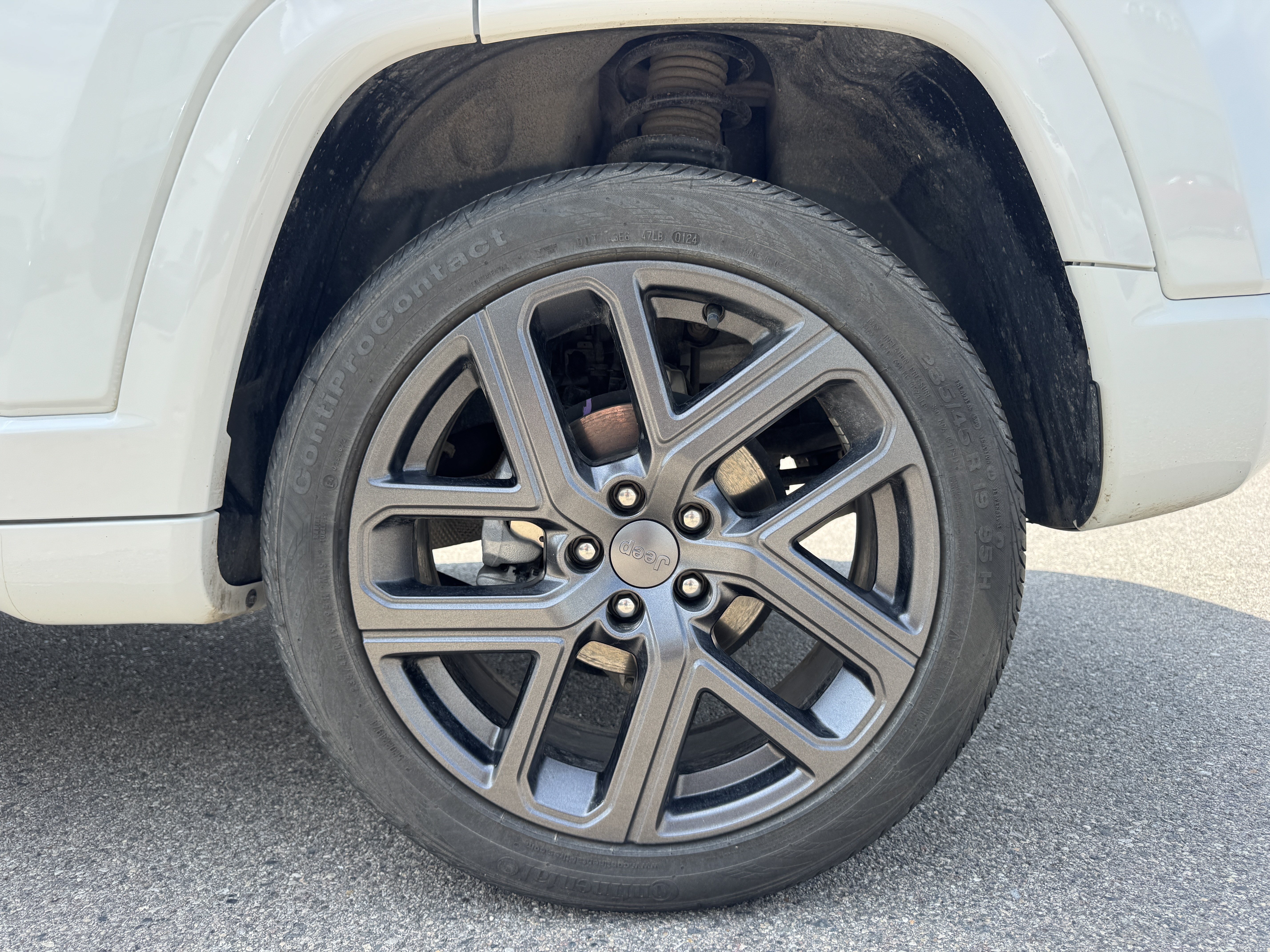 Used 2024 Bright White Clearcoat Jeep Limited image 18