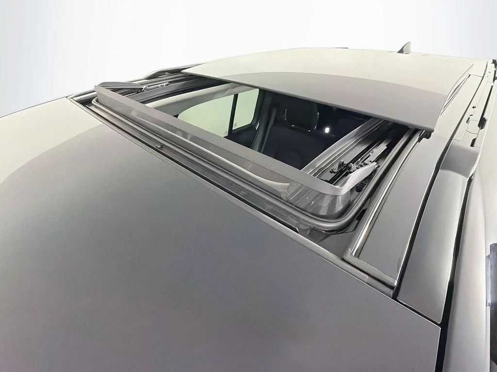 Used 2023 Gray Land Rover SE image 23
