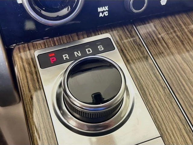 Used 2020 White Land Rover HSE image 19