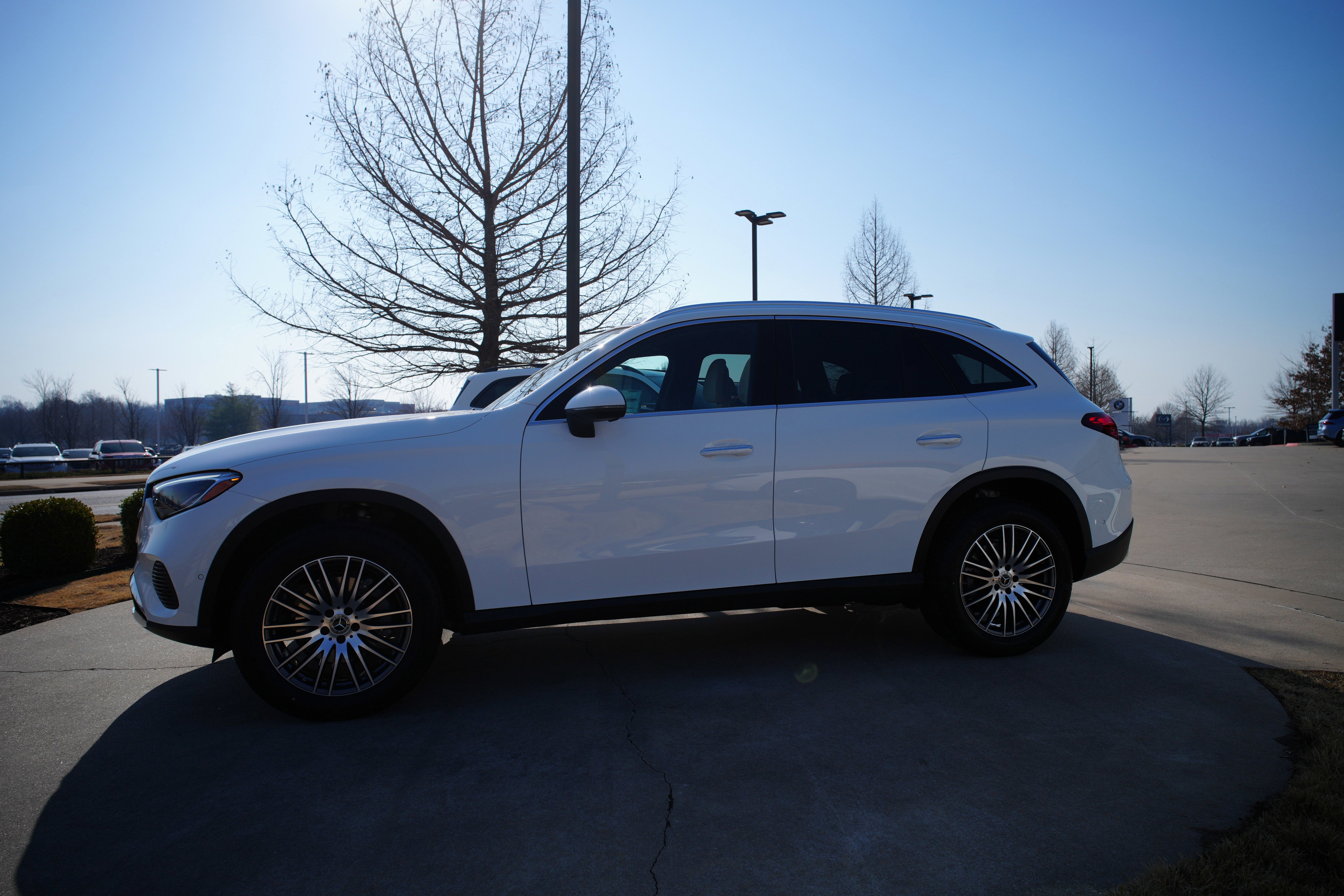 New 2026 POLAR WHITE Mercedes-Benz GLC 300 image 3