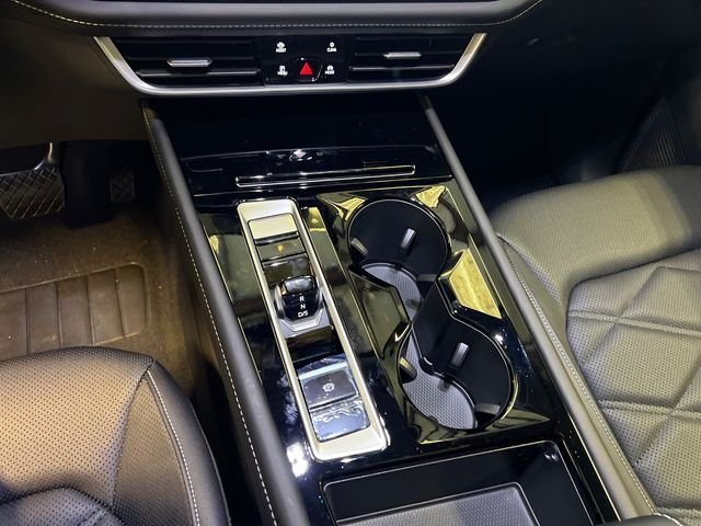 New 2026 Black Volkswagen 2.0T SE w/Technology image 19