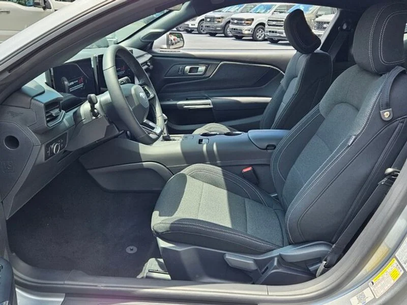 2025 Ford Mustang EcoBoost Fastback - Photo 6