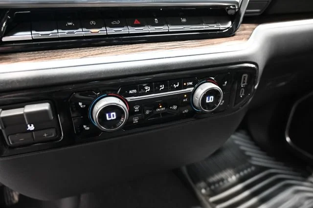 New 2026 Summit White Chevrolet LT (2FL) image 18