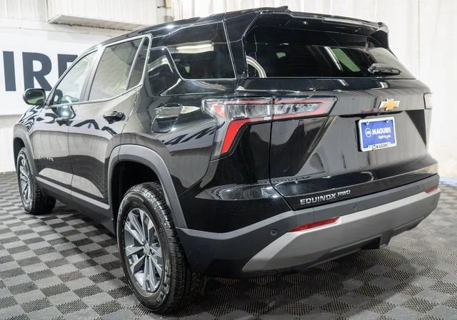 2027 Chevrolet Equinox LT - Photo 7