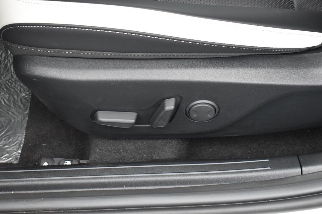 New 2026 Snow White Pearl Kia GT-Line image 7