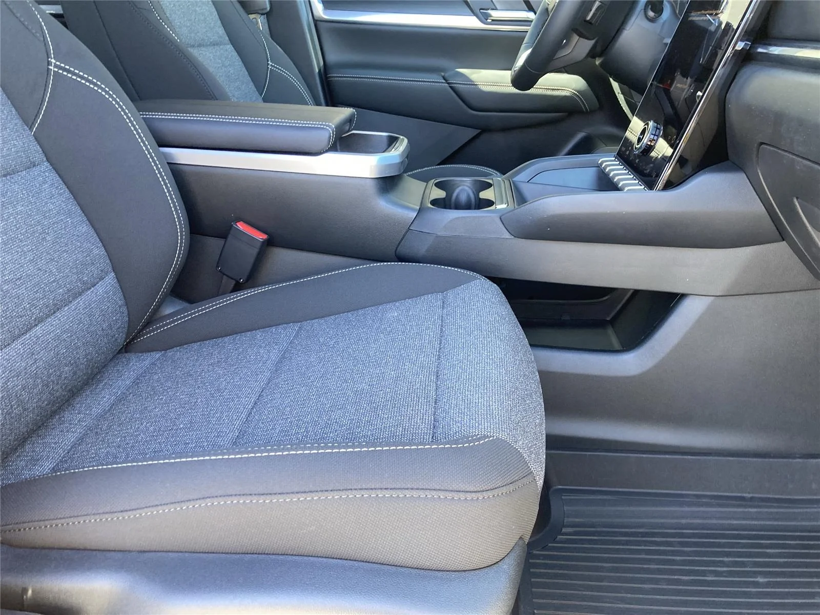 New 2026 Sterling Metallic GMC Elevation image 16
