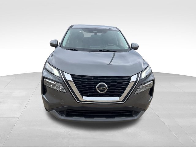 Used 2021 Gray Nissan SV image 8