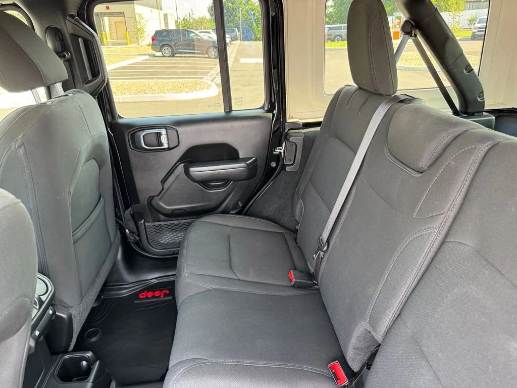 Used 2023 Black Jeep Sport S image 11
