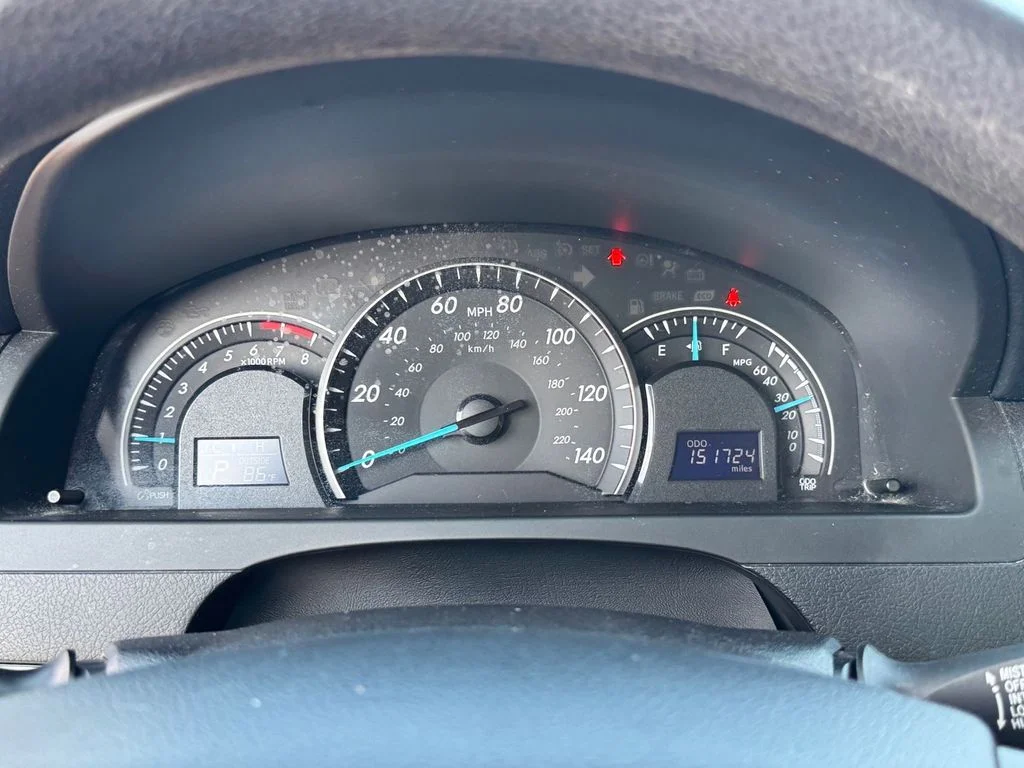 Used 2013 Red Toyota LE image 18