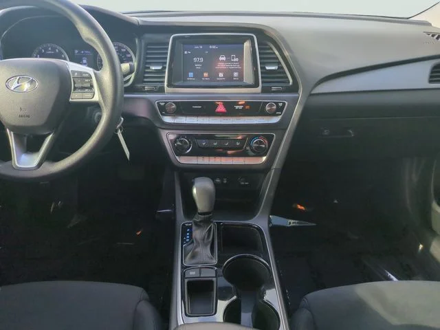 Used 2019 Black Hyundai SE image 15