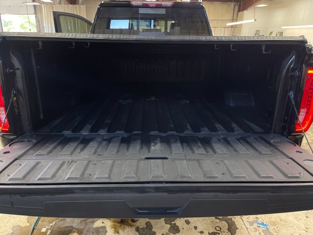 Used 2022 Ebony Twilight Metallic GMC AT4 image 22