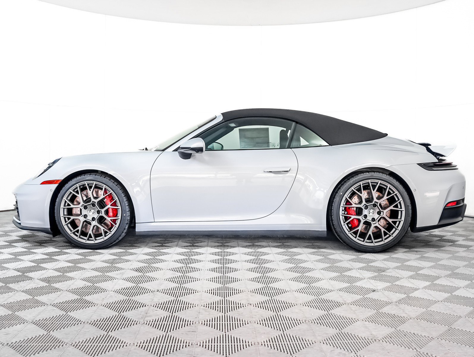 New 2026 ICE GREY Porsche Carrera S Cabriolet image 2