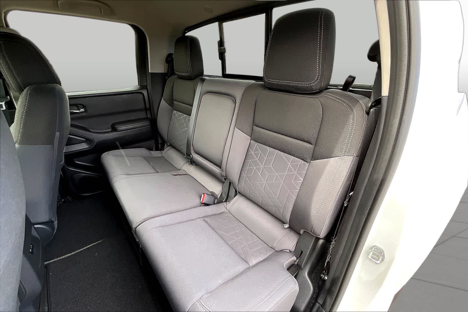 Used 2025 Glacier White Nissan SV image 19