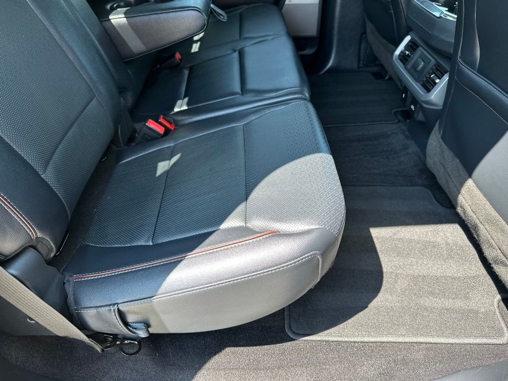 Used 2022 Black Ford Lariat image 20