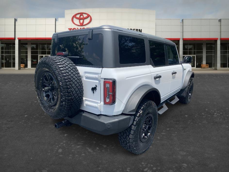 Used 2023 Oxford White Ford Wildtrak image 5