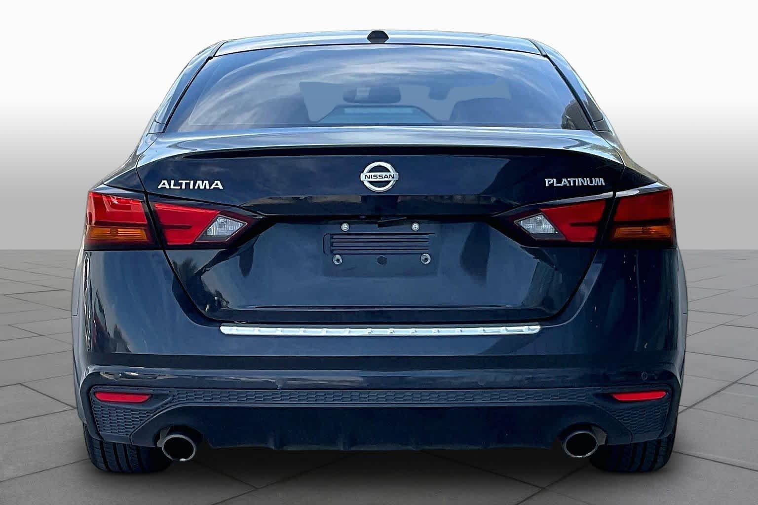 Used 2020 Super Black Nissan 2.5 Platinum image 5