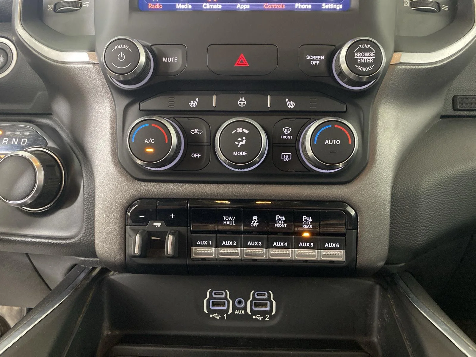 Used 2019 Diamond Black Crystal Pearlcoat Ram Big Horn image 23