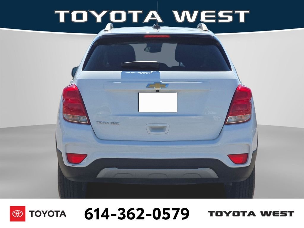 Used 2022 White Chevrolet LT image 8