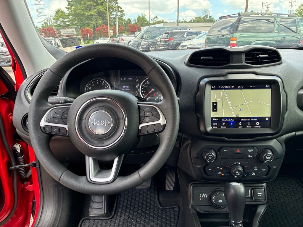 Used 2023 Red Jeep Latitude image 21