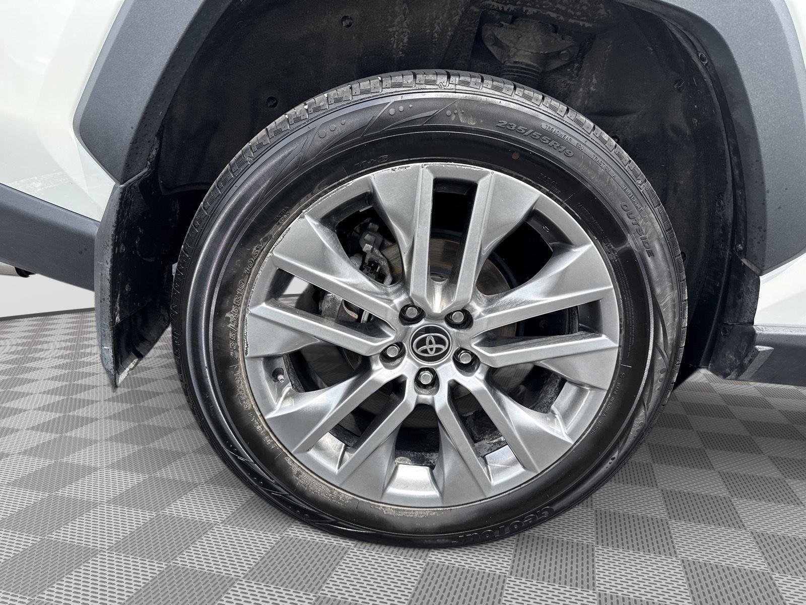 Certified Used 2022 Blizzard Pearl Toyota XLE Premium image 16
