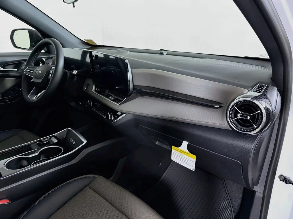 New 2027 White Chevrolet LT image 24