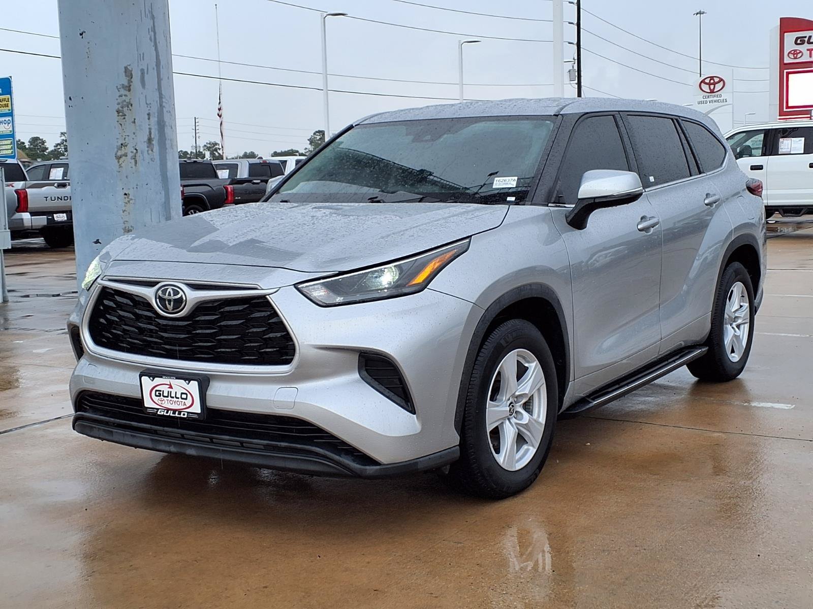 Used 2022 Celestial Silver Metallic Toyota L image 3