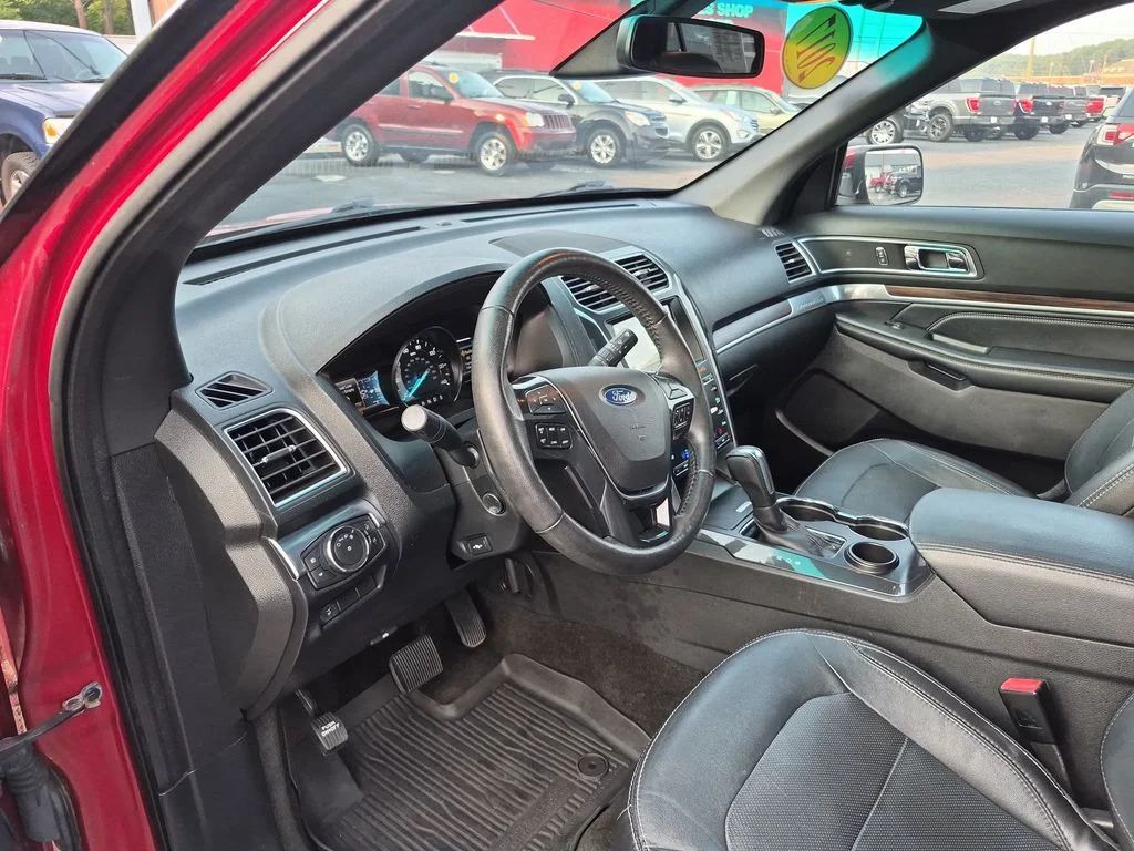 Used 2017 Ruby Red Metallic Ford Limited image 14