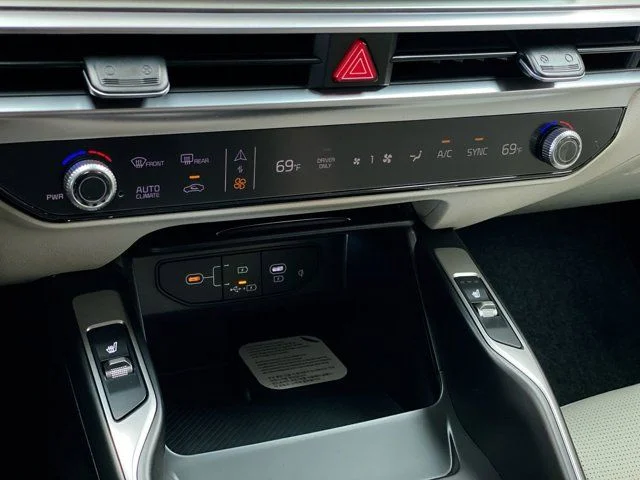 New 2026 Snow White Pearl Kia EX image 23