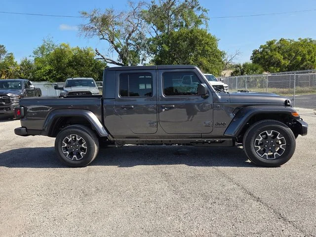 New 2026 Granite Crystal Metallic Clear-Coat Exterior Paint Jeep Sahara image 9