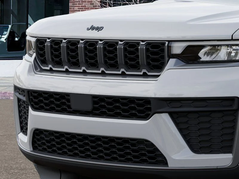 New 2026 Bright White Clearcoat Jeep Laredo Altitude image 11