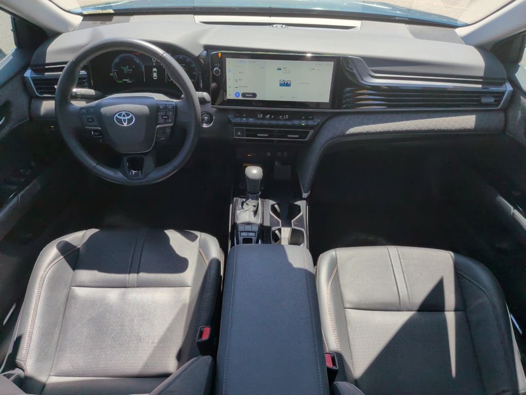 Certified Used 2025  Toyota XLE image 26