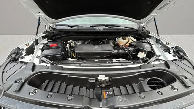Used 2024 Summit White Chevrolet Z71 image 33