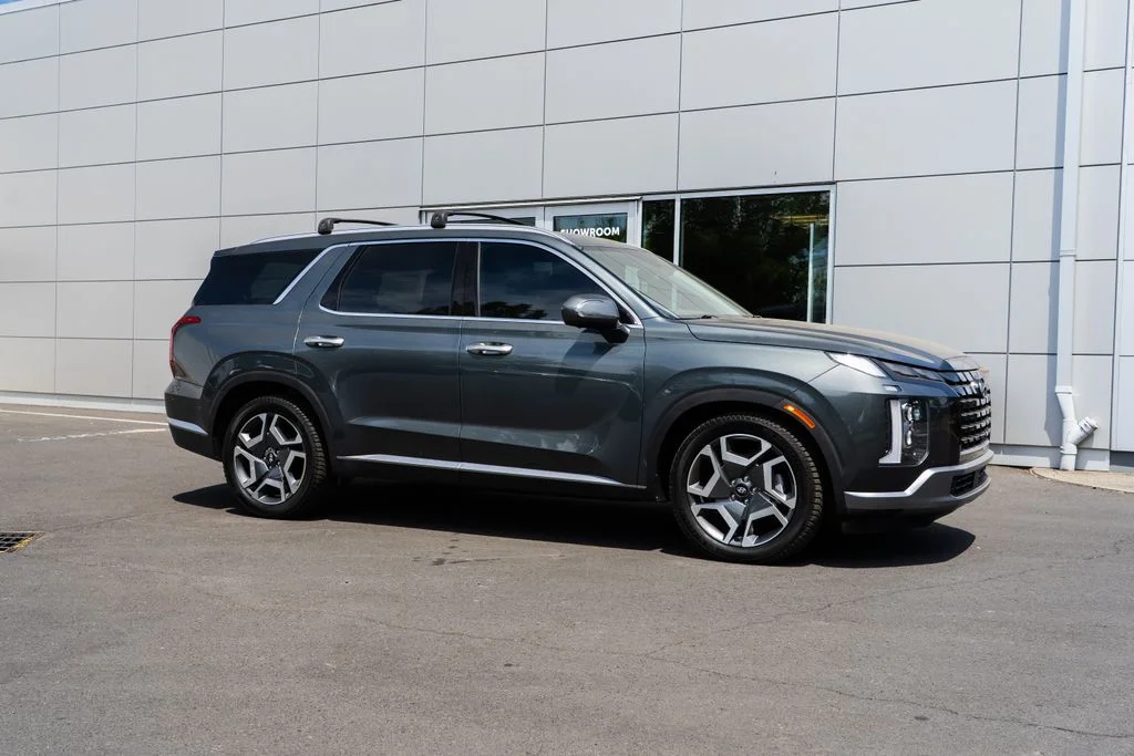 Used 2023 Gray Hyundai SEL image 30