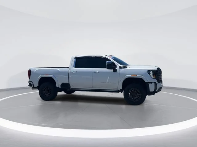 Used 2025 White GMC Denali Ultimate image 2