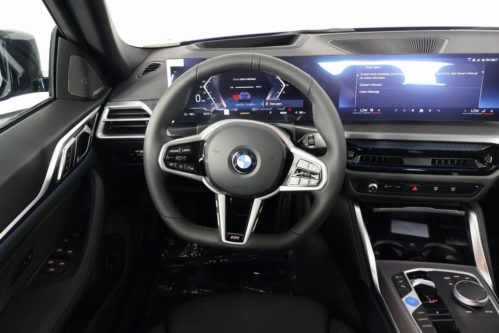 New 2026 Portimao Blue Metallic BMW eDrive40 image 3