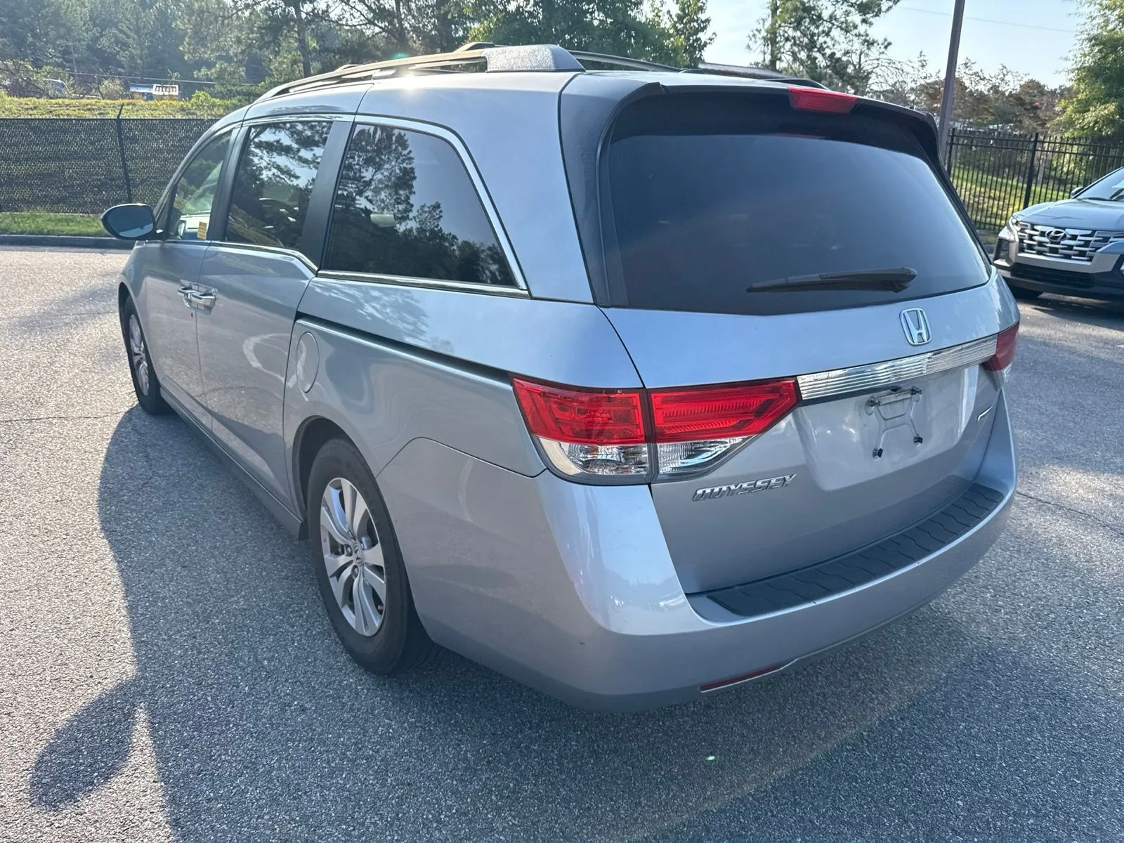 Used 2017 Silver Honda SE image 3